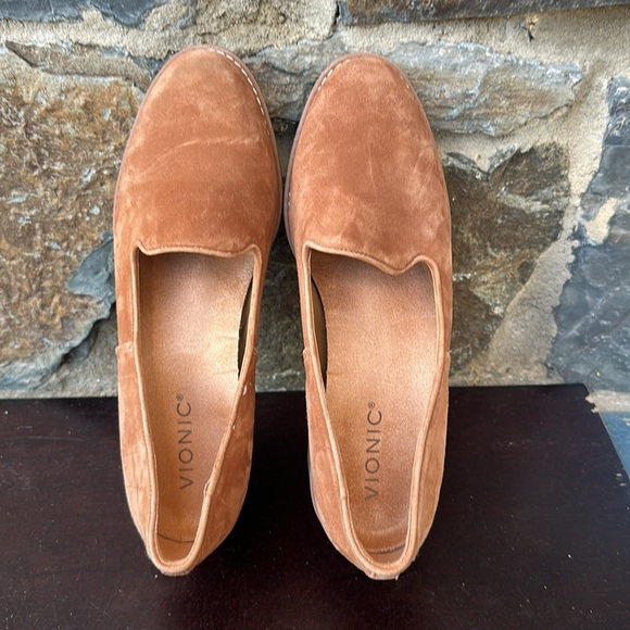 Vionic Women's 'Willa' Wedge Loafer in Toffee Tan/Brown Size - Picture 7 of 10